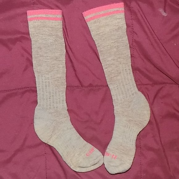 four pairs of socks will fit small to medium size feet - Picture 9 of 12
